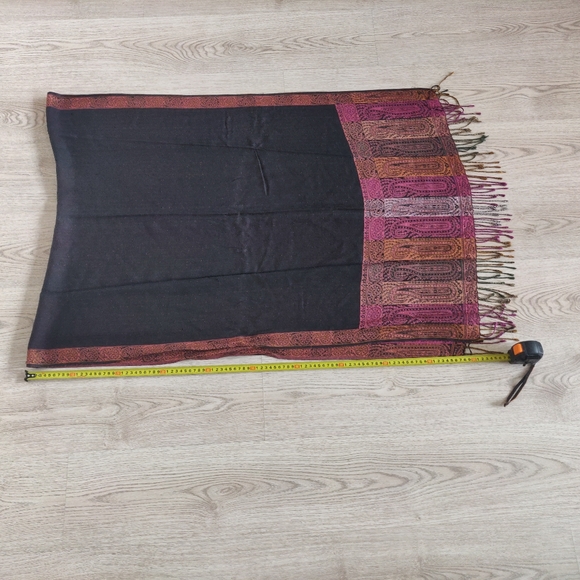 Woolen Big Double Layer Stole - Picture 3 of 4